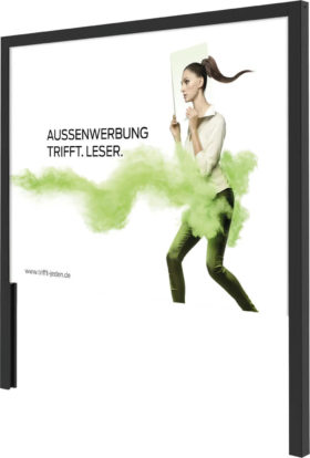 Freistehender Werbeträger für Außenwerbung