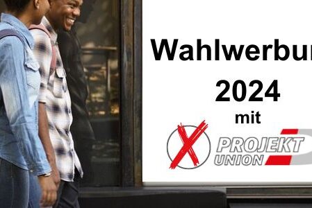 Wahlplakate-wahlwerbung-2024 menschen auf der straße mit wahlplakat der projektunion im hintergrund